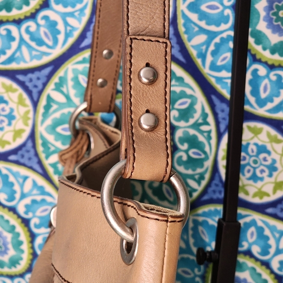 Fossil Tan and Yellow Leather Shoulder Bag - Picture 4 of 13